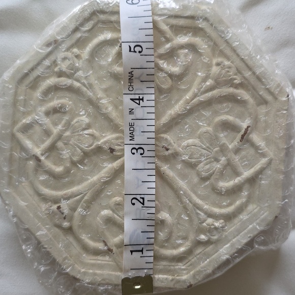 Central Park Plaques Set of 3 Wall Decor Distressed White- Southern Living@Home - Picture 15 of 15